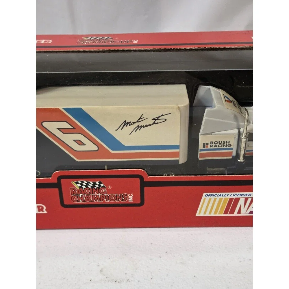 Mark Martin #6 Valvoline‎ Roush Racing Team Transporter 1:64 NASCAR 1993 Edition